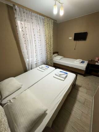 Гостиница Лина Адлер Трехместный номер «Комфорт»-9