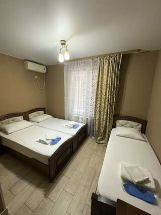 Гостиница Лина Адлер Трехместный номер «Комфорт»-8